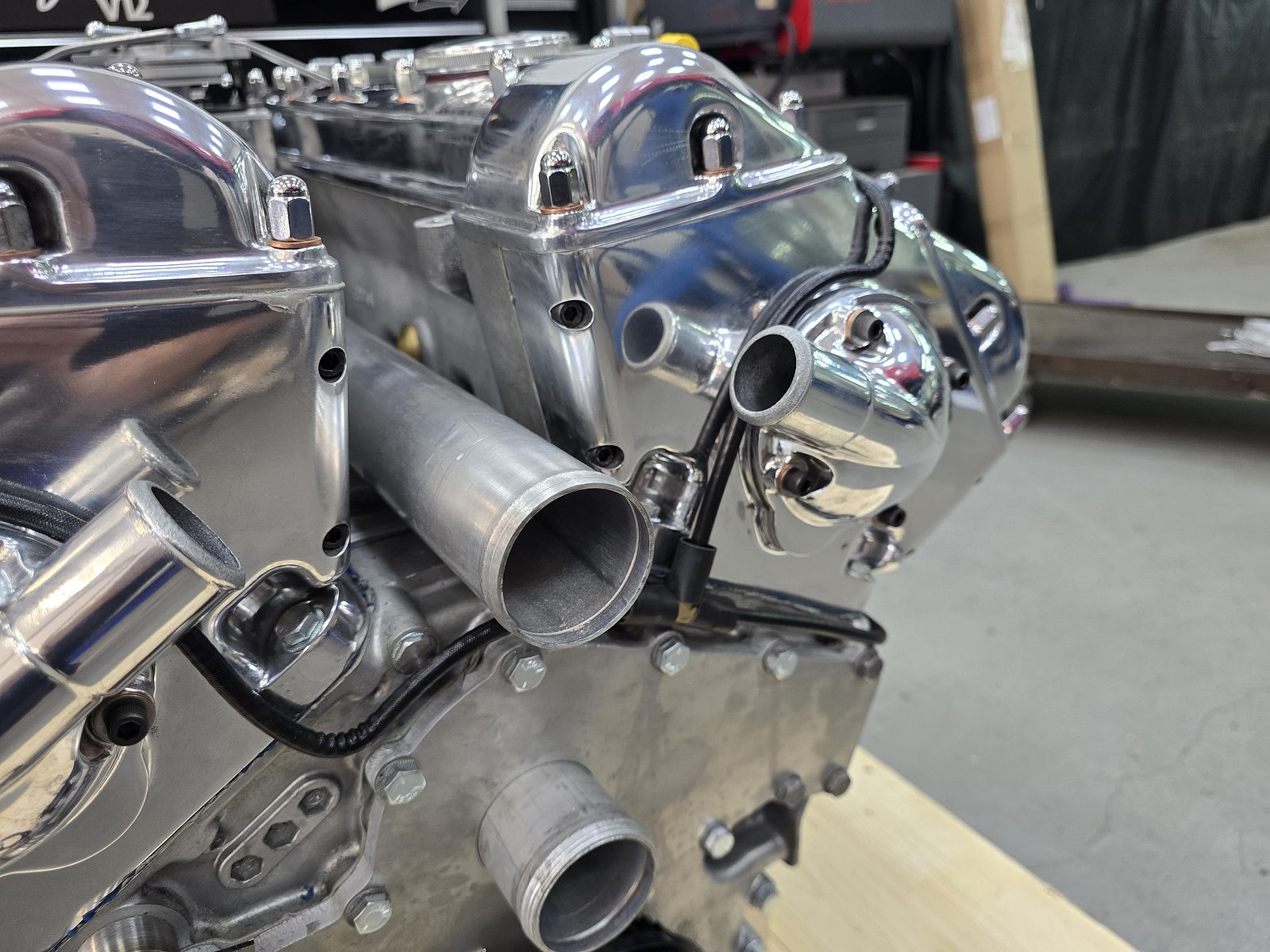 Polished tera® V12 pipework and fasteners